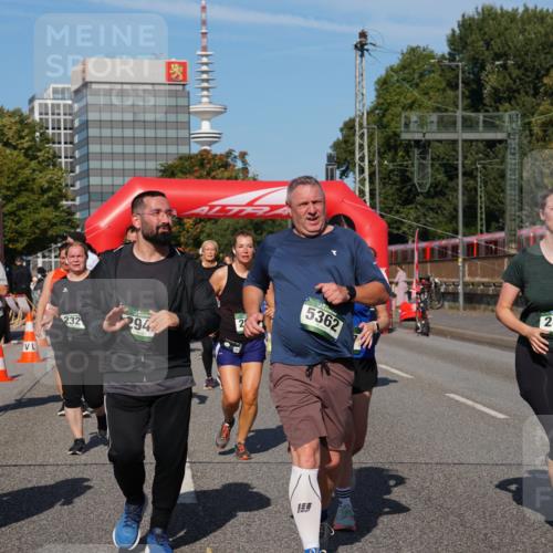07.09.2025 - BARMER Alsterlauf Yannick Fuchs http://msf.ph/oto/8827950 07.09.2025 10:11:49 Laufen 4221, 232, 294, 5362, 2407 meine-sportfotos.de