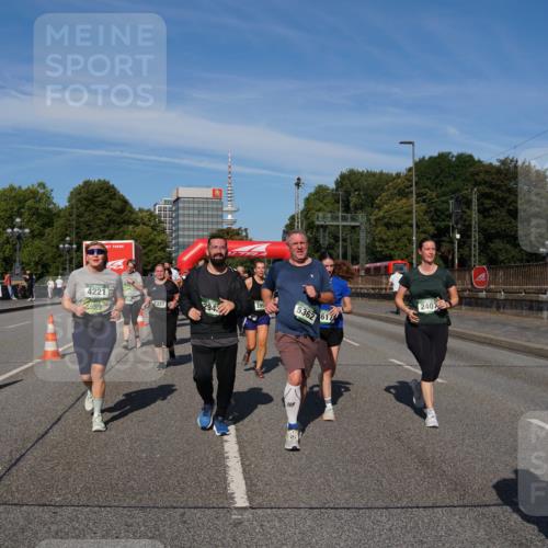 07.09.2025 - BARMER Alsterlauf Yannick Fuchs http://msf.ph/oto/8827953 07.09.2025 10:11:50 Laufen 4221, 2321, 2407, 294, 5362, 617 meine-sportfotos.de