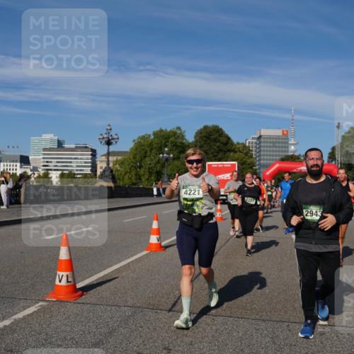 07.09.2025 - BARMER Alsterlauf Yannick Fuchs http://msf.ph/oto/8827958 07.09.2025 10:11:51 Laufen 4221, 2321, 2943, 5362, 3617 meine-sportfotos.de