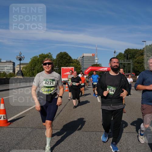 07.09.2025 - BARMER Alsterlauf Yannick Fuchs http://msf.ph/oto/8827961 07.09.2025 10:11:51 Laufen 4221, 53617, 3430, 294 meine-sportfotos.de