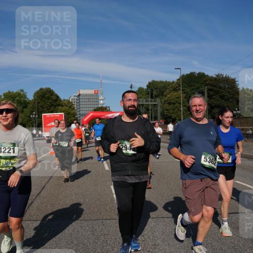 07.09.2025 - BARMER Alsterlauf Yannick Fuchs http://msf.ph/oto/8827962 07.09.2025 10:11:51 Laufen 4221, 2321, 294, 5362, 2407 meine-sportfotos.de