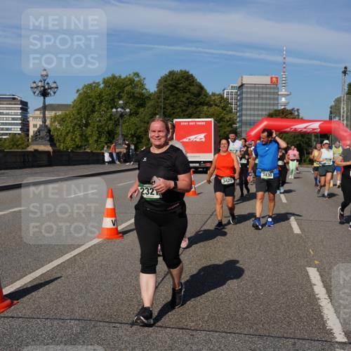 07.09.2025 - BARMER Alsterlauf Yannick Fuchs http://msf.ph/oto/8827967 07.09.2025 10:11:53 Laufen 232, 3429, 3430, 4764, 2974, 4318 meine-sportfotos.de