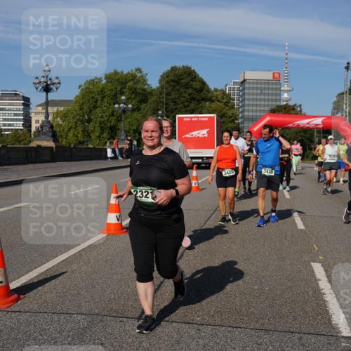 07.09.2025 - BARMER Alsterlauf Yannick Fuchs http://msf.ph/oto/8827968 07.09.2025 10:11:53 Laufen 2321, 3429, 3430, 297, 4318 meine-sportfotos.de