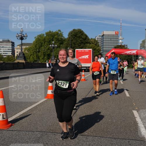 07.09.2025 - BARMER Alsterlauf Yannick Fuchs http://msf.ph/oto/8827969 07.09.2025 10:11:53 Laufen 2321, 3429, 4318, 3430 meine-sportfotos.de