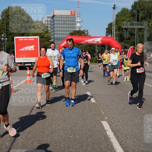 07.09.2025 - BARMER Alsterlauf Yannick Fuchs http://msf.ph/oto/8827971 07.09.2025 10:11:53 Laufen 10, 3429, 065, 3430, 2974, 4318 meine-sportfotos.de