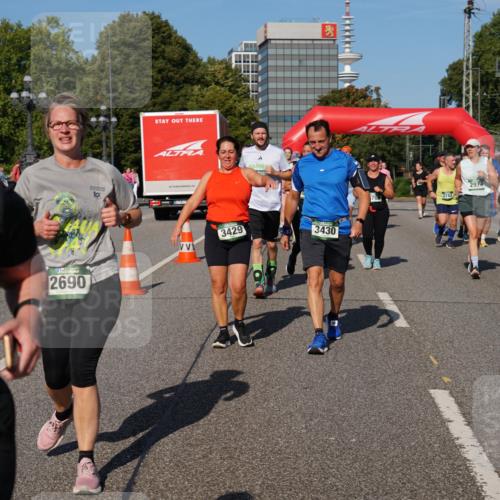 07.09.2025 - BARMER Alsterlauf Yannick Fuchs http://msf.ph/oto/8827973 07.09.2025 10:11:54 Laufen 321, 2690, 10, 3429, 3430, 768, 3742, 2974, 5608, 4318 meine-sportfotos.de