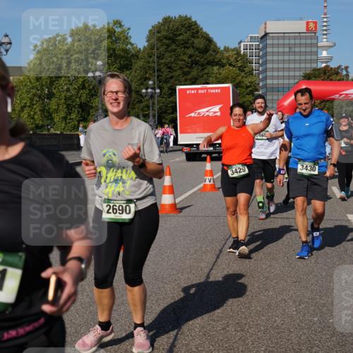 07.09.2025 - BARMER Alsterlauf Yannick Fuchs http://msf.ph/oto/8827974 07.09.2025 10:11:54 Laufen 2321, 2690, 3429, 065, 3430, 3742, 2974 meine-sportfotos.de