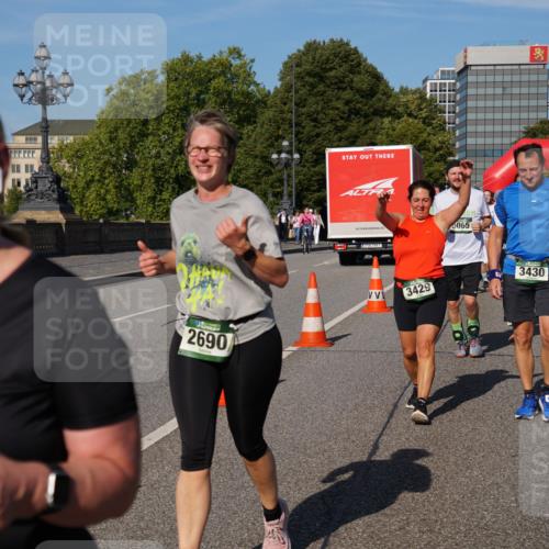 07.09.2025 - BARMER Alsterlauf Yannick Fuchs http://msf.ph/oto/8827975 07.09.2025 10:11:54 Laufen 32, 2690, 3429, 5065, 3430, 4768, 3742 meine-sportfotos.de