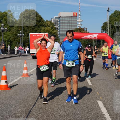 07.09.2025 - BARMER Alsterlauf Yannick Fuchs http://msf.ph/oto/8827979 07.09.2025 10:11:55 Laufen 065, 3429, 3430, 3742, 974, 4768 meine-sportfotos.de