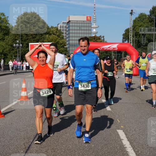 07.09.2025 - BARMER Alsterlauf Yannick Fuchs http://msf.ph/oto/8827981 07.09.2025 10:11:55 Laufen 3429, 065, 3430, 4768, 3742, 3741, 2974 meine-sportfotos.de