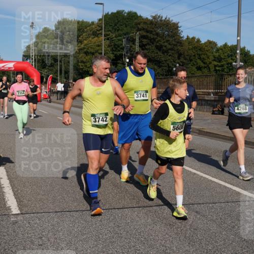 07.09.2025 - BARMER Alsterlauf Yannick Fuchs http://msf.ph/oto/8827998 07.09.2025 10:12:00 Laufen 4315, 2354, 3742, 3741, 5608, 4268 meine-sportfotos.de
