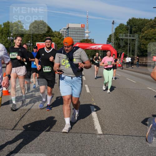 07.09.2025 - BARMER Alsterlauf Yannick Fuchs http://msf.ph/oto/8828001 07.09.2025 10:12:01 Laufen 5563, 2961, 6183, 2354, 742 meine-sportfotos.de