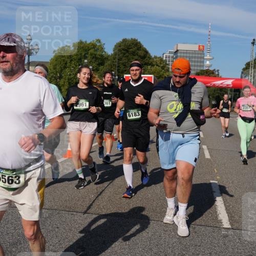 07.09.2025 - BARMER Alsterlauf Yannick Fuchs http://msf.ph/oto/8828002 07.09.2025 10:12:01 Laufen 5563, 2961, 361, 6183, 19, 2354 meine-sportfotos.de