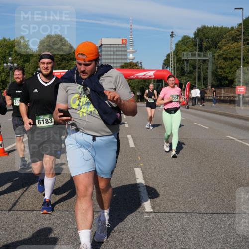 07.09.2025 - BARMER Alsterlauf Yannick Fuchs http://msf.ph/oto/8828004 07.09.2025 10:12:01 Laufen 2961, 83, 6183, 354, 4312, 3621 meine-sportfotos.de