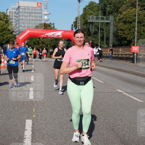07.09.2025 - BARMER Alsterlauf Yannick Fuchs http://msf.ph/oto/8828007 07.09.2025 10:12:03 Laufen 8222, 8018, 3903, 2849, 354 meine-sportfotos.de