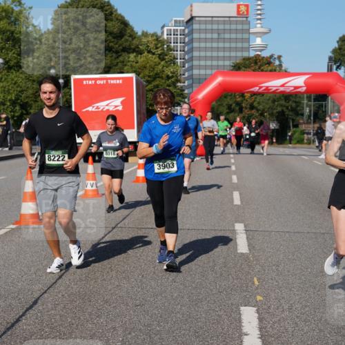 07.09.2025 - BARMER Alsterlauf Yannick Fuchs http://msf.ph/oto/8828016 07.09.2025 10:12:04 Laufen 8222, 8018, 3903, 315 meine-sportfotos.de