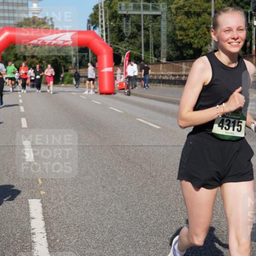 07.09.2025 - BARMER Alsterlauf Yannick Fuchs http://msf.ph/oto/8828018 07.09.2025 10:12:06 Laufen 223, 3, 36, 4315 meine-sportfotos.de