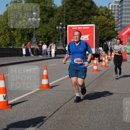 07.09.2025 - BARMER Alsterlauf Yannick Fuchs http://msf.ph/oto/8828024 07.09.2025 10:12:08 Laufen 8, 2849, 380 meine-sportfotos.de