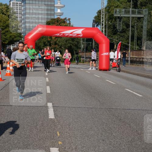 07.09.2025 - BARMER Alsterlauf Yannick Fuchs http://msf.ph/oto/8828027 07.09.2025 10:12:09 Laufen 49, 3808, 4674, 4673 meine-sportfotos.de