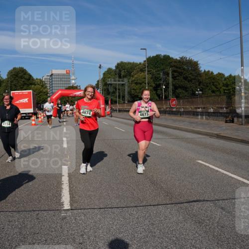 07.09.2025 - BARMER Alsterlauf Yannick Fuchs http://msf.ph/oto/8828048 07.09.2025 10:12:19 Laufen 4154, 60, 4674, 4673 meine-sportfotos.de