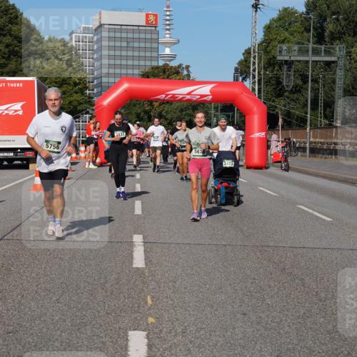 07.09.2025 - BARMER Alsterlauf Yannick Fuchs http://msf.ph/oto/8828053 07.09.2025 10:12:21 Laufen 5756, 2431, 3127, 3163, 567, 2473 meine-sportfotos.de