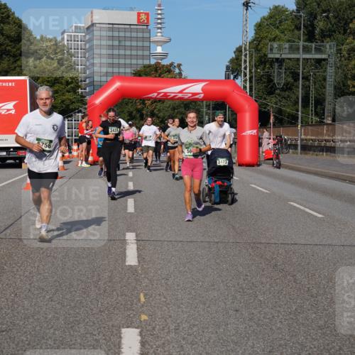 07.09.2025 - BARMER Alsterlauf Yannick Fuchs http://msf.ph/oto/8828054 07.09.2025 10:12:21 Laufen 756, 2431, 127, 56, 2473 meine-sportfotos.de