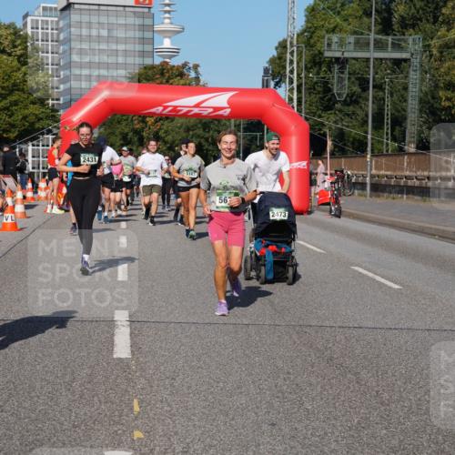 07.09.2025 - BARMER Alsterlauf Yannick Fuchs http://msf.ph/oto/8828058 07.09.2025 10:12:22 Laufen 5756, 2431, 5163, 567, 2473 meine-sportfotos.de