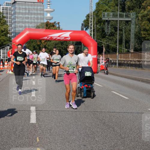 07.09.2025 - BARMER Alsterlauf Yannick Fuchs http://msf.ph/oto/8828059 07.09.2025 10:12:22 Laufen 5756, 2431, 3127, 5163, 676, 2473 meine-sportfotos.de
