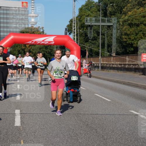 07.09.2025 - BARMER Alsterlauf Yannick Fuchs http://msf.ph/oto/8828061 07.09.2025 10:12:23 Laufen 2431, 127, 5676, 2473 meine-sportfotos.de