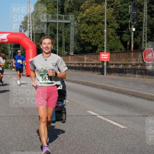 07.09.2025 - BARMER Alsterlauf Yannick Fuchs http://msf.ph/oto/8828067 07.09.2025 10:12:24 Laufen 3127, 5676, 10 meine-sportfotos.de