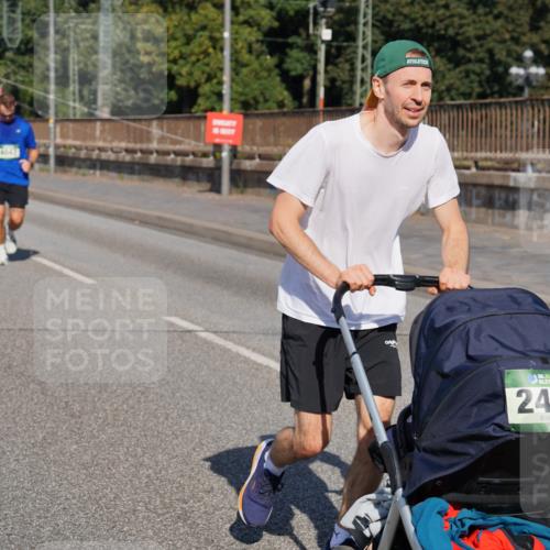 07.09.2025 - BARMER Alsterlauf Yannick Fuchs http://msf.ph/oto/8828074 07.09.2025 10:12:27 Laufen 63, 36, 2473 meine-sportfotos.de
