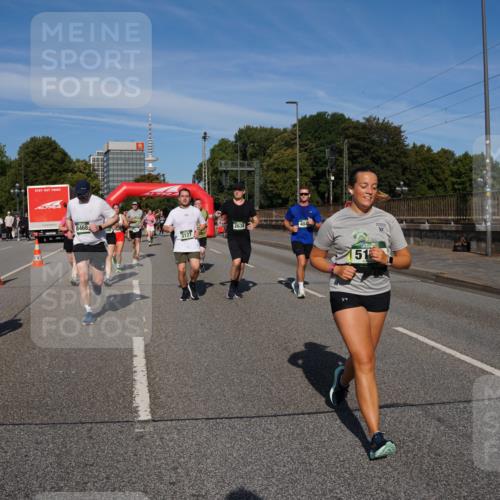 07.09.2025 - BARMER Alsterlauf Yannick Fuchs http://msf.ph/oto/8828085 07.09.2025 10:12:30 Laufen 3011, 8468, 3127, 2638, 151 meine-sportfotos.de