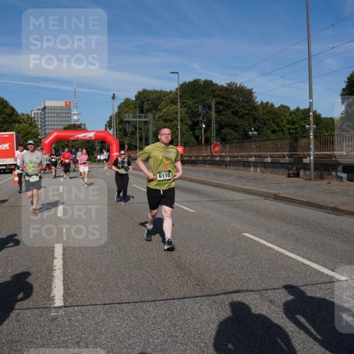 07.09.2025 - BARMER Alsterlauf Yannick Fuchs http://msf.ph/oto/8828100 07.09.2025 10:12:33 Laufen 070, 1995, 6110 meine-sportfotos.de