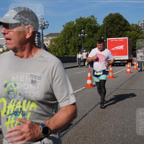 07.09.2025 - BARMER Alsterlauf Yannick Fuchs http://msf.ph/oto/8828113 07.09.2025 10:12:36 Laufen 195, 10, 4534, 8138 meine-sportfotos.de
