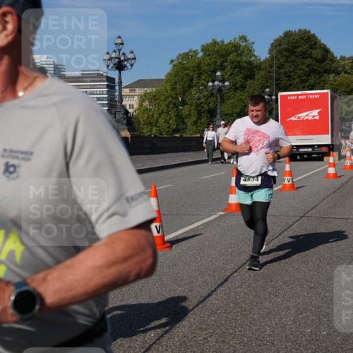 07.09.2025 - BARMER Alsterlauf Yannick Fuchs http://msf.ph/oto/8828114 07.09.2025 10:12:36 Laufen 10, 4534 meine-sportfotos.de