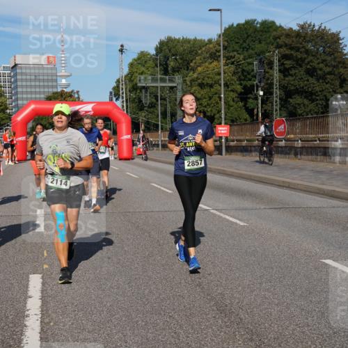 07.09.2025 - BARMER Alsterlauf Yannick Fuchs http://msf.ph/oto/8828137 07.09.2025 10:12:42 Laufen 3403, 5936, 2114, 32, 4113, 2857 meine-sportfotos.de