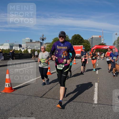 07.09.2025 - BARMER Alsterlauf Yannick Fuchs http://msf.ph/oto/8828148 07.09.2025 10:12:44 Laufen 2031, 31, 25, 5936, 4115, 5232, 10, 36, 2114 meine-sportfotos.de