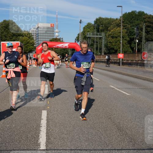 07.09.2025 - BARMER Alsterlauf Yannick Fuchs http://msf.ph/oto/8828149 07.09.2025 10:12:45 Laufen 5832, 15, 4113, 5232 meine-sportfotos.de