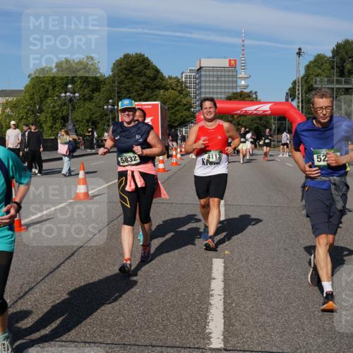07.09.2025 - BARMER Alsterlauf Yannick Fuchs http://msf.ph/oto/8828152 07.09.2025 10:12:45 Laufen 2014, 5832, 3403, 4113, 52 meine-sportfotos.de
