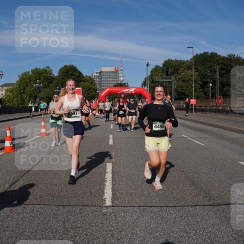07.09.2025 - BARMER Alsterlauf Yannick Fuchs http://msf.ph/oto/8828183 07.09.2025 10:12:56 Laufen 4497, 4495 meine-sportfotos.de