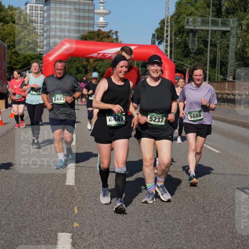 07.09.2025 - BARMER Alsterlauf Yannick Fuchs http://msf.ph/oto/8828194 07.09.2025 10:12:59 Laufen 09, 5545, 2447, 5237, 5888, 4492 meine-sportfotos.de