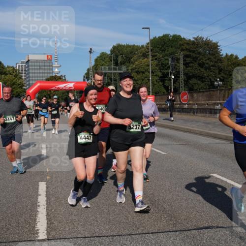 07.09.2025 - BARMER Alsterlauf Yannick Fuchs http://msf.ph/oto/8828200 07.09.2025 10:13:01 Laufen 2713, 32, 2447, 4447, 4402, 5237, 1492 meine-sportfotos.de