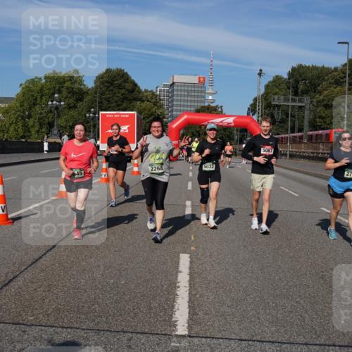 07.09.2025 - BARMER Alsterlauf Yannick Fuchs http://msf.ph/oto/8828216 07.09.2025 10:13:04 Laufen 330, 2268, 5032, 545, 5087, 2718 meine-sportfotos.de