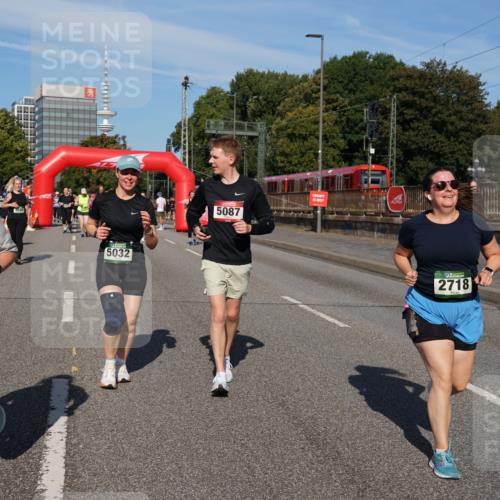 07.09.2025 - BARMER Alsterlauf Yannick Fuchs http://msf.ph/oto/8828220 07.09.2025 10:13:05 Laufen 2268, 10, 5032, 5087, 2718 meine-sportfotos.de