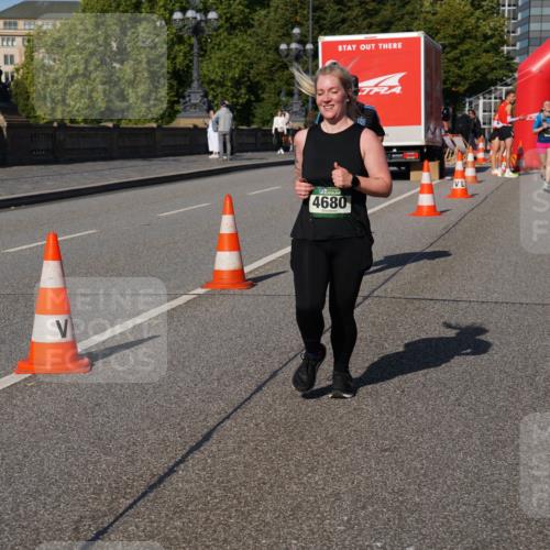 07.09.2025 - BARMER Alsterlauf Yannick Fuchs http://msf.ph/oto/8828237 07.09.2025 10:13:09 Laufen 4680, 2470 meine-sportfotos.de