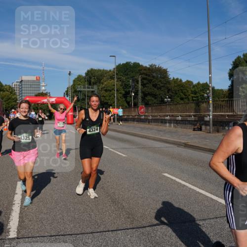 07.09.2025 - BARMER Alsterlauf Yannick Fuchs http://msf.ph/oto/8828278 07.09.2025 10:13:19 Laufen 5680, 4738, 4325, 3231, 4324, 554 meine-sportfotos.de