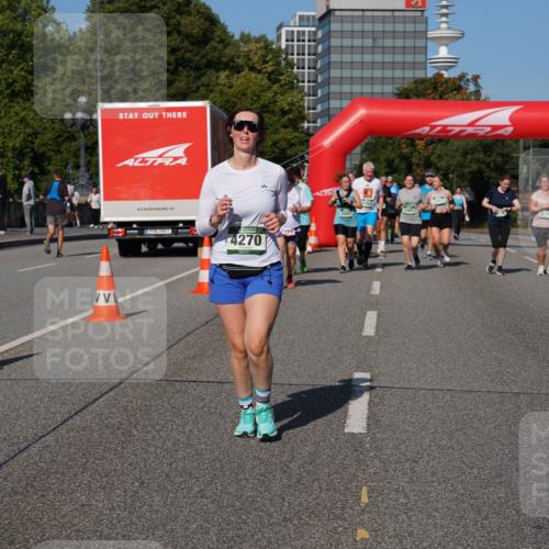 07.09.2025 - BARMER Alsterlauf Yannick Fuchs http://msf.ph/oto/8828328 07.09.2025 10:13:30 Laufen 286, 4270, 5465, 3881, 4144 meine-sportfotos.de