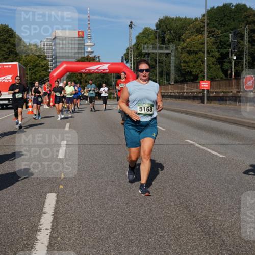 07.09.2025 - BARMER Alsterlauf Yannick Fuchs http://msf.ph/oto/8828388 07.09.2025 10:13:50 Laufen 5994, 2821, 530, 5168, 2255 meine-sportfotos.de