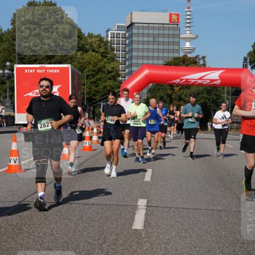 07.09.2025 - BARMER Alsterlauf Yannick Fuchs http://msf.ph/oto/8828392 07.09.2025 10:13:52 Laufen 282, 3199, 4404, 8119, 3723, 5305 meine-sportfotos.de