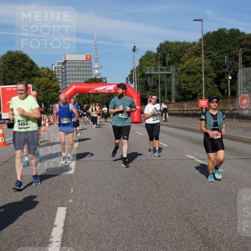 07.09.2025 - BARMER Alsterlauf Yannick Fuchs http://msf.ph/oto/8828407 07.09.2025 10:13:57 Laufen 4404, 8119, 3723, 93 meine-sportfotos.de